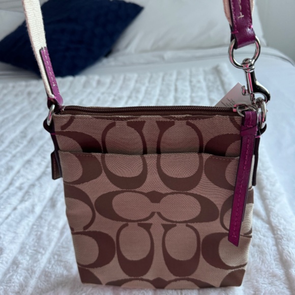 Handbag - Picture 2 of 3